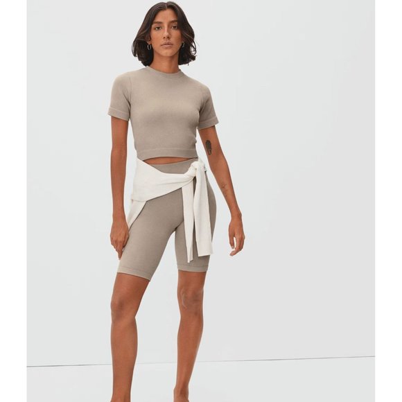 Everlane Tops - Everlane The Seamless Tee [B-26]